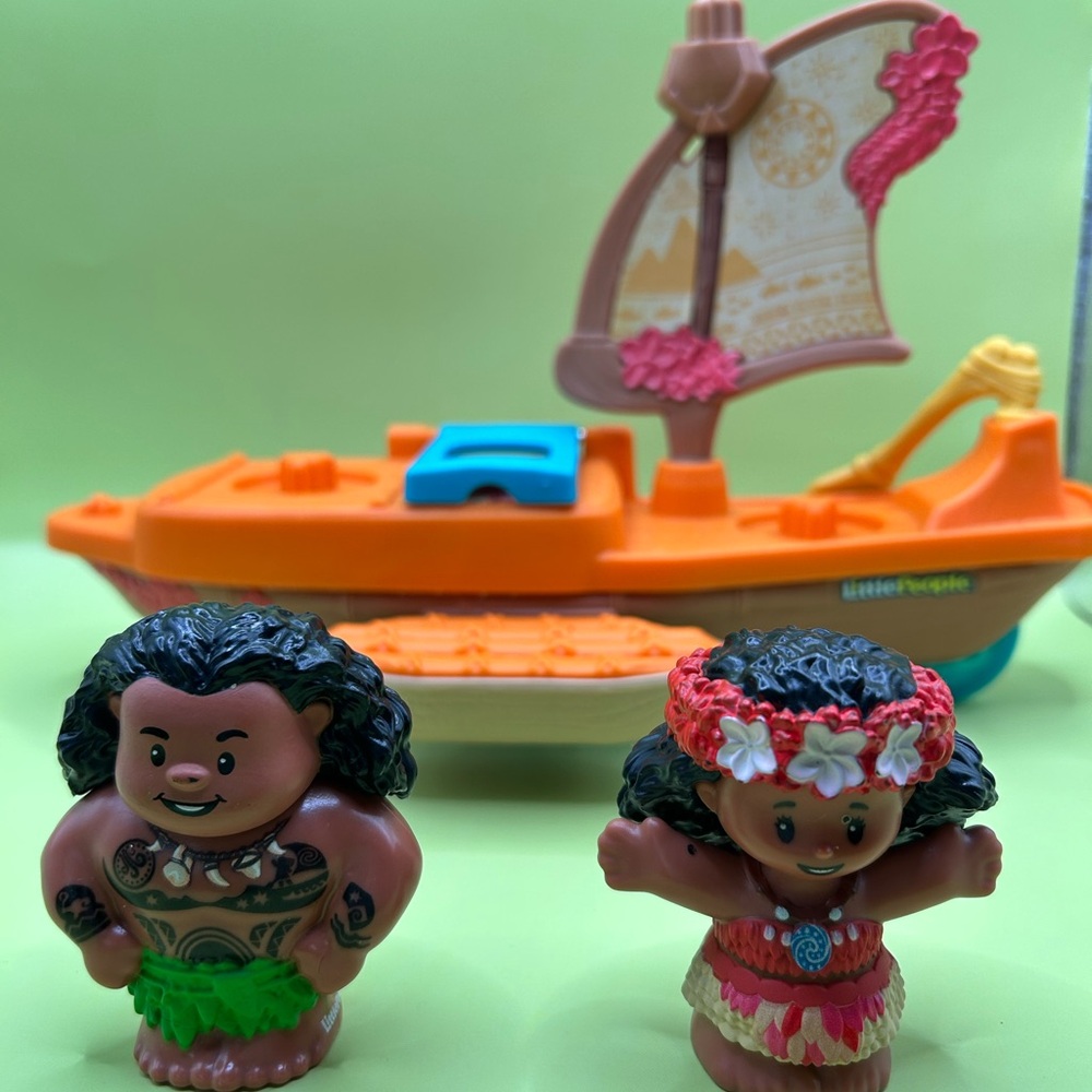 Fisher Price Little People Disney Princess Moana and Maui Canoe Boat Playset